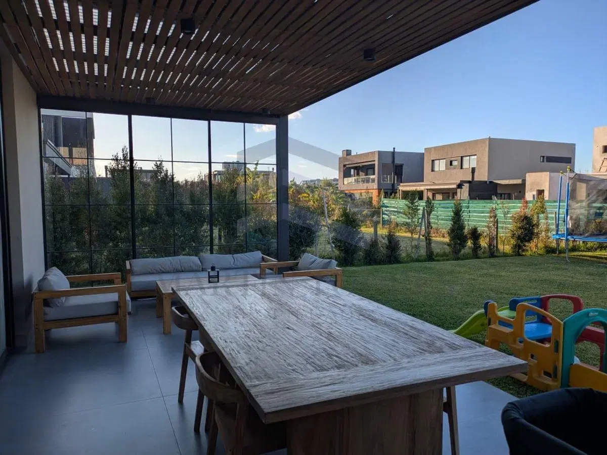 Casa en venta en Barrio Araucarias – Puertos Escobar 4