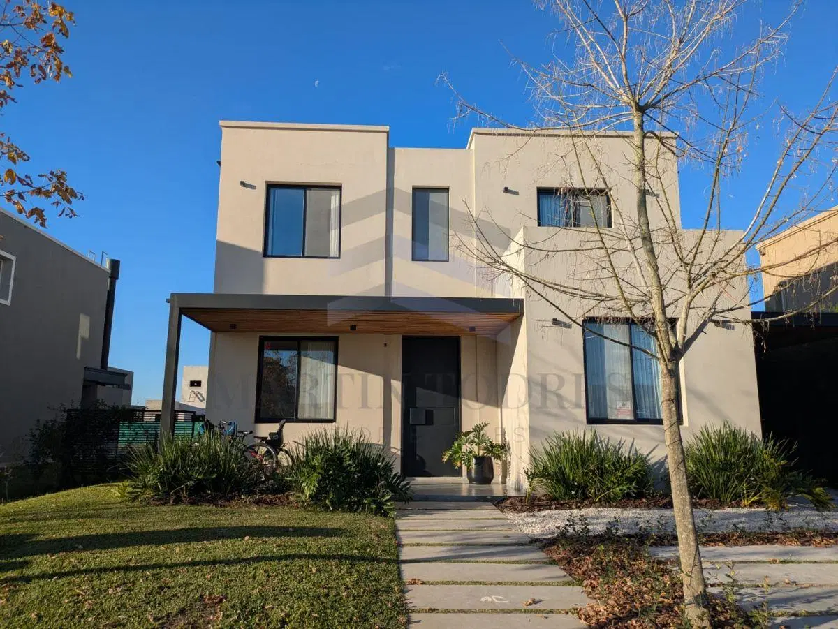 Casa en venta en Barrio Araucarias – Puertos Escobar 2