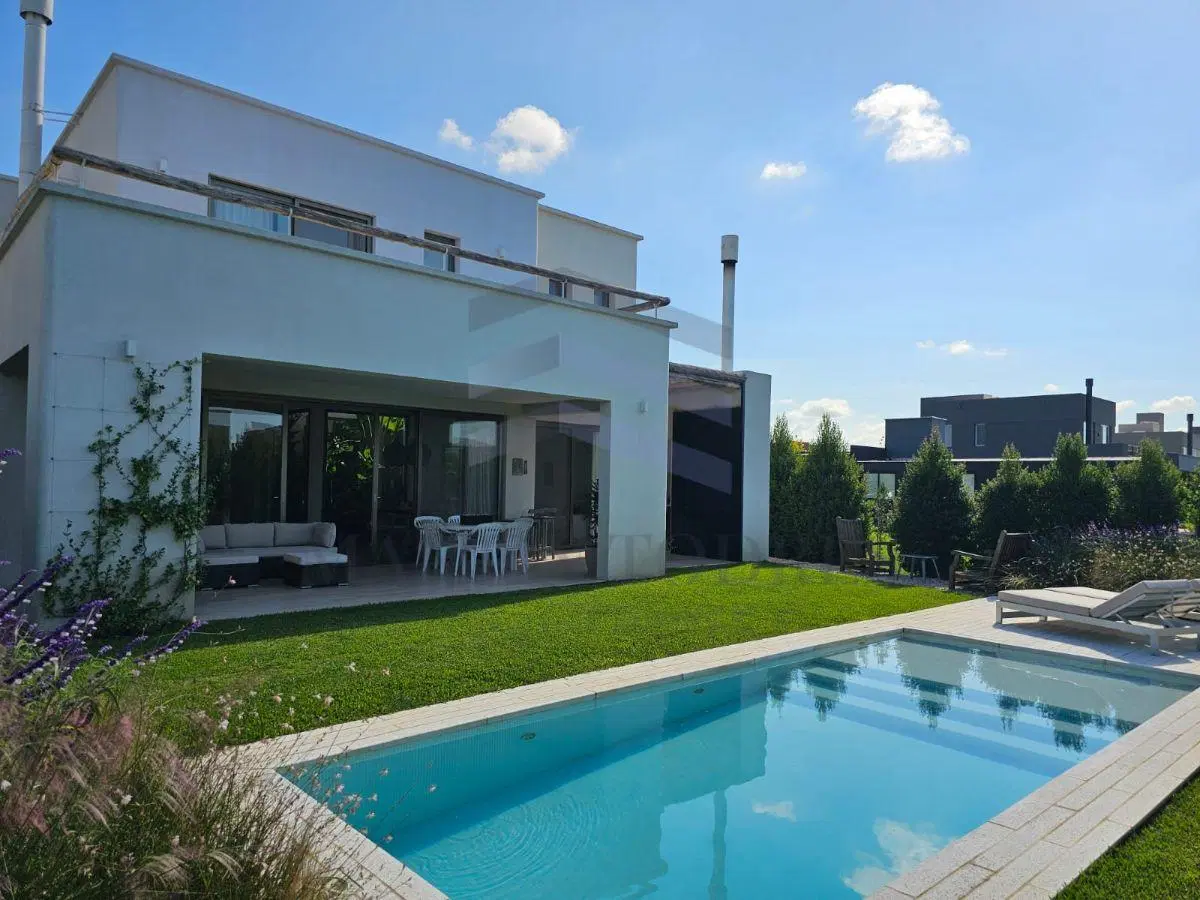 CASA DE DISEÑO EN VENTA con pileta, ARAUCARIAS, PUERTOS DEL LAGO, Escobar. 5