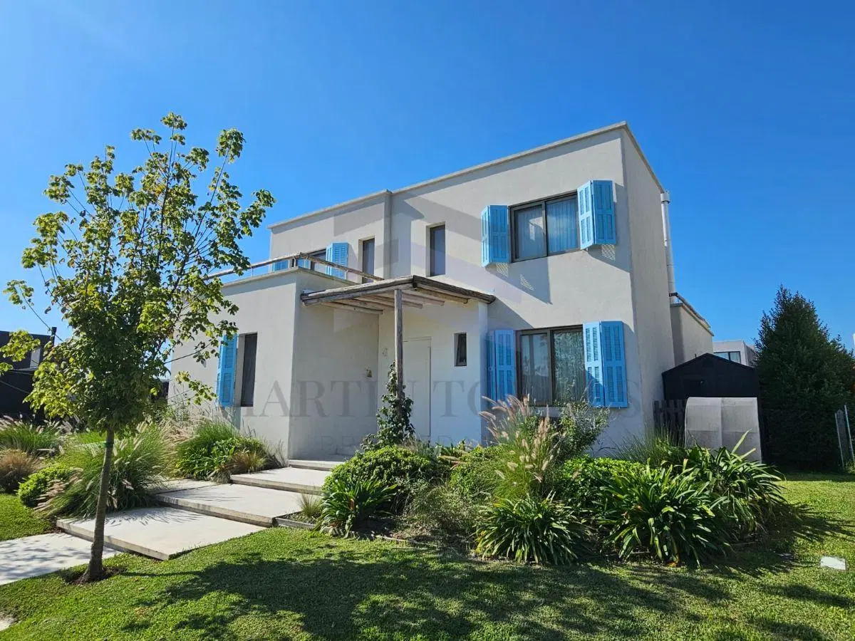 CASA DE DISEÑO EN VENTA con pileta, ARAUCARIAS, PUERTOS DEL LAGO, Escobar. 4