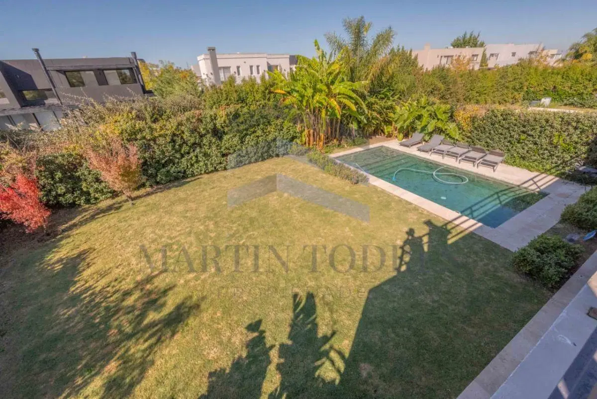 Casa Premium en Vistas | Lote en Esquina, Piscina Bali y Gran Diseño 5