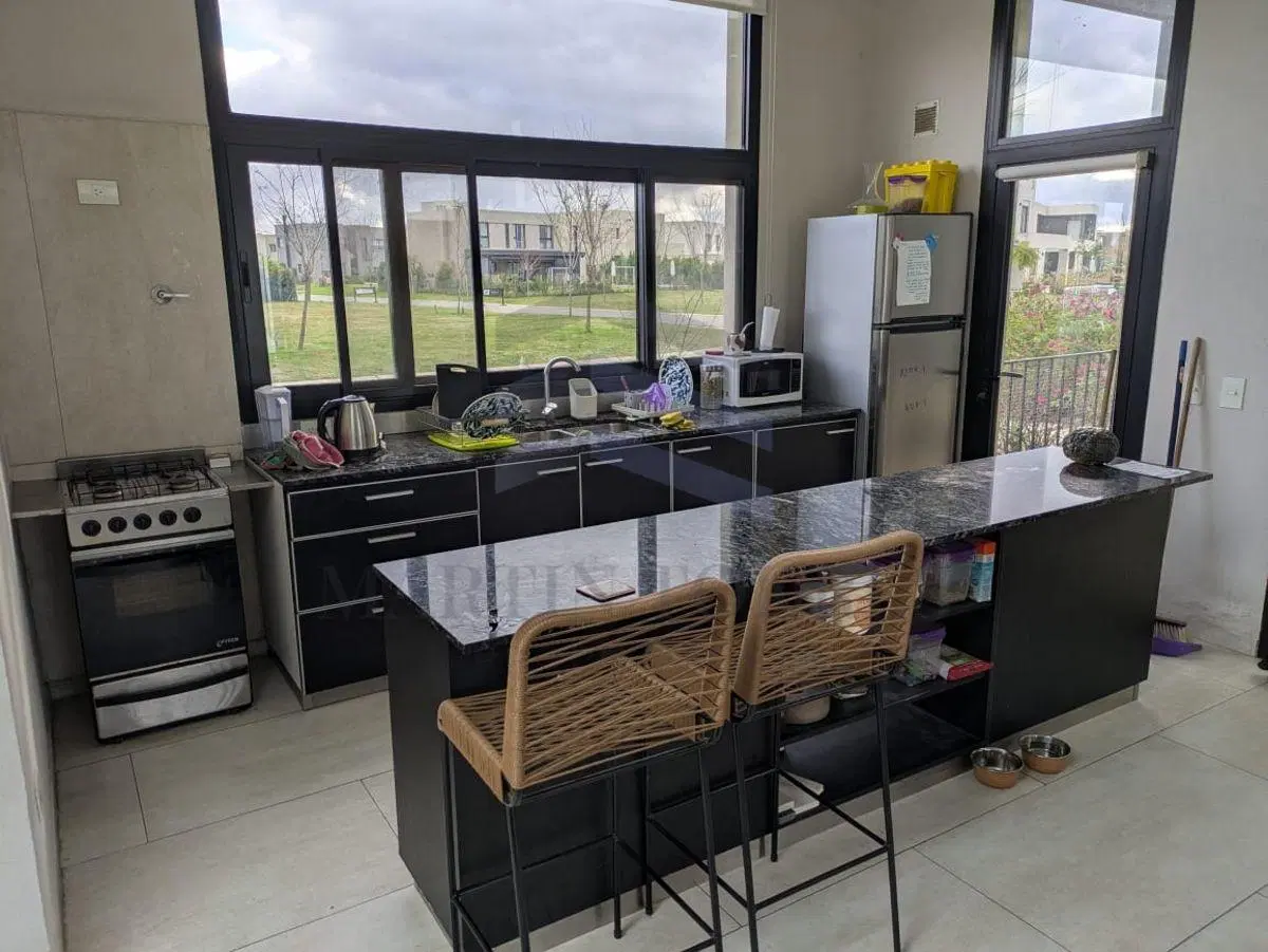 CASA EN ALQUILER con pileta, ACACIAS, PUERTOS DEL LAGO, Escobar 4