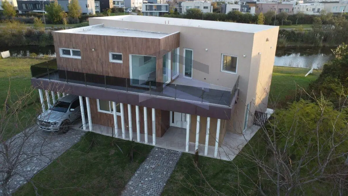 CASA A ESTRENAR AL AGUA con pileta EN VENTA | MARINAS | PUERTOS DEL LAGO 4