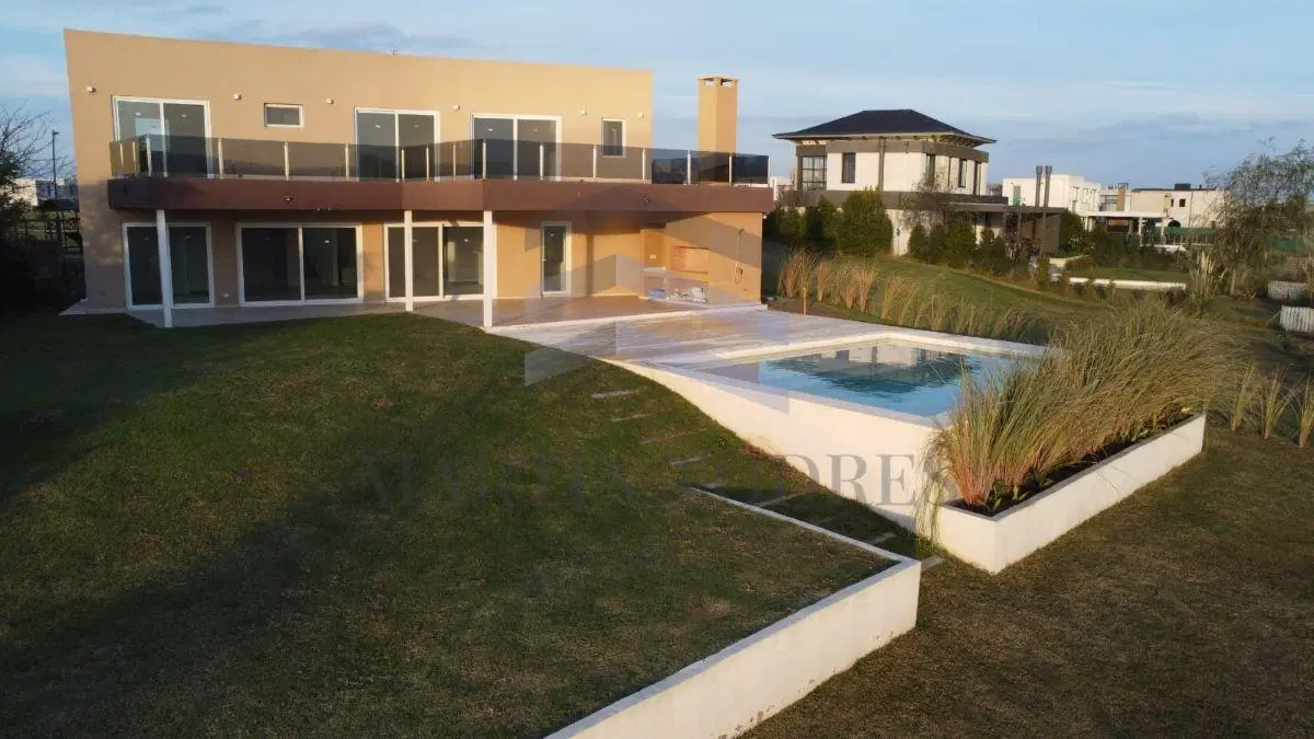 CASA A ESTRENAR AL AGUA con pileta EN VENTA | MARINAS | PUERTOS DEL LAGO 8