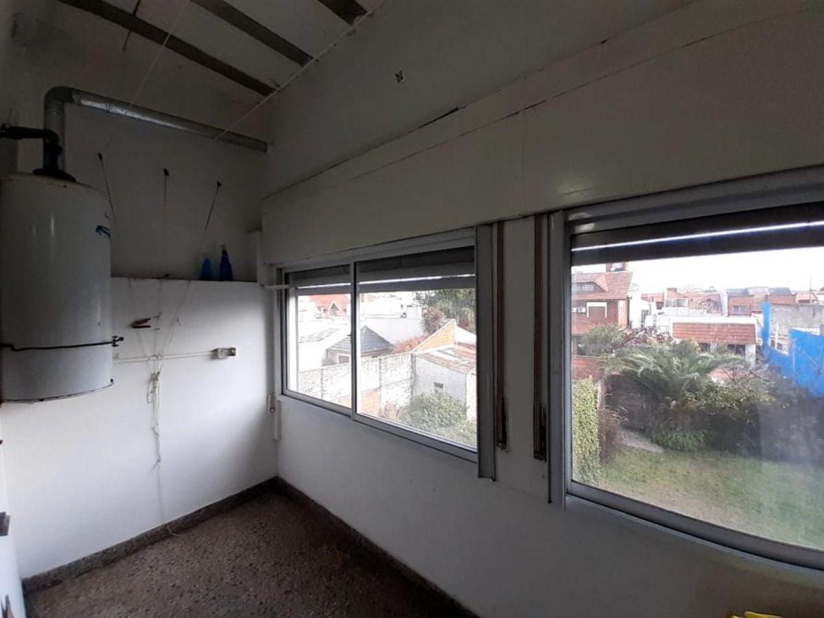 Foto de ALQUILER DEPTO TIPO CASA SIN EXPENSAS 3 AMBIENTES 96 MTS LANUS OESTE, imagen 4