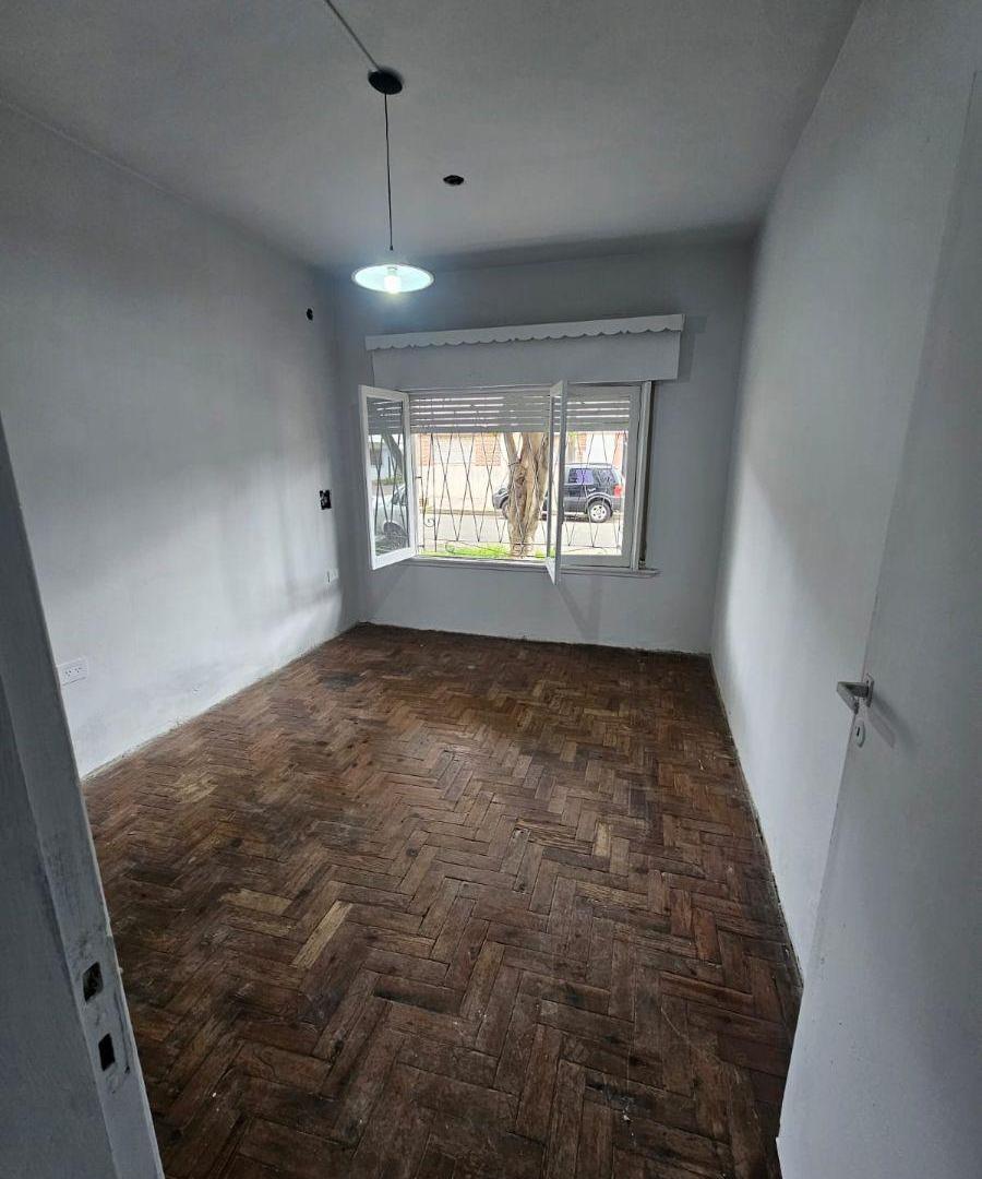 Foto de PH TIPO CASA 2 AMBIENTES EN ALQUILER – GUÍDO SPANO 404, LANÚS OESTE, imagen 1