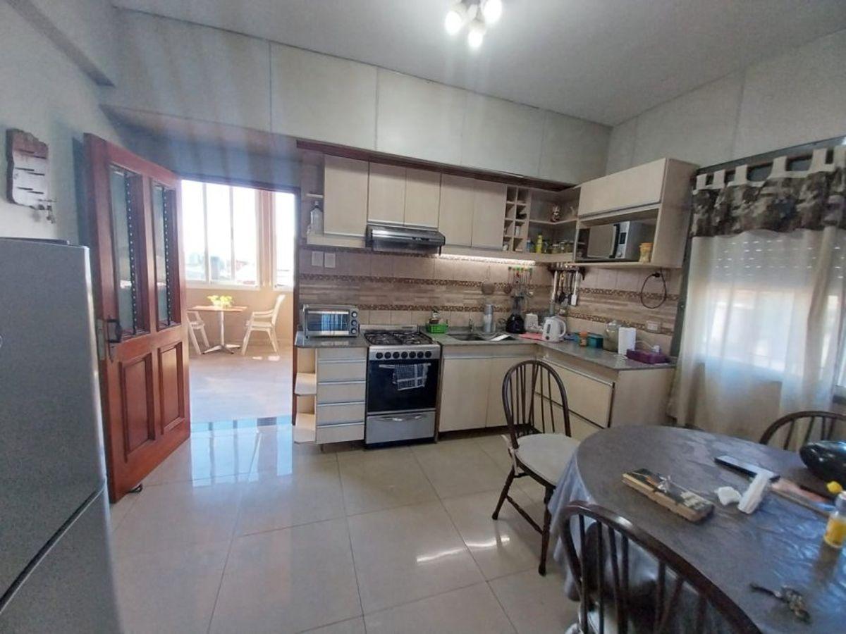 Foto de VENTA DE PH 3 AMBIENTES 1er PISO CON QUINCHO Y BALCÓN - REMEDIOS DE, imagen 2