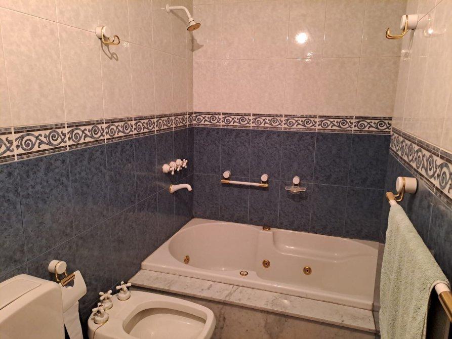 CHALET IMPECABLE UNA PLANTA - ADROGUE