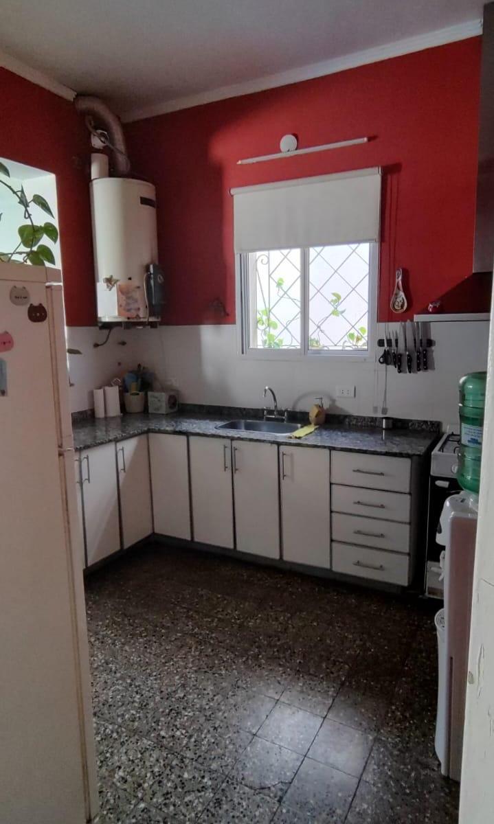 Foto de Chalet en venta con quincho y pileta, imagen 4