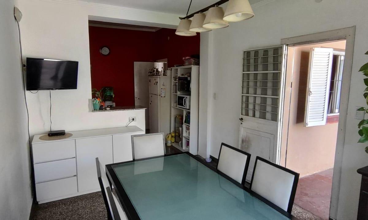Foto de Chalet en venta con quincho y pileta, imagen 2