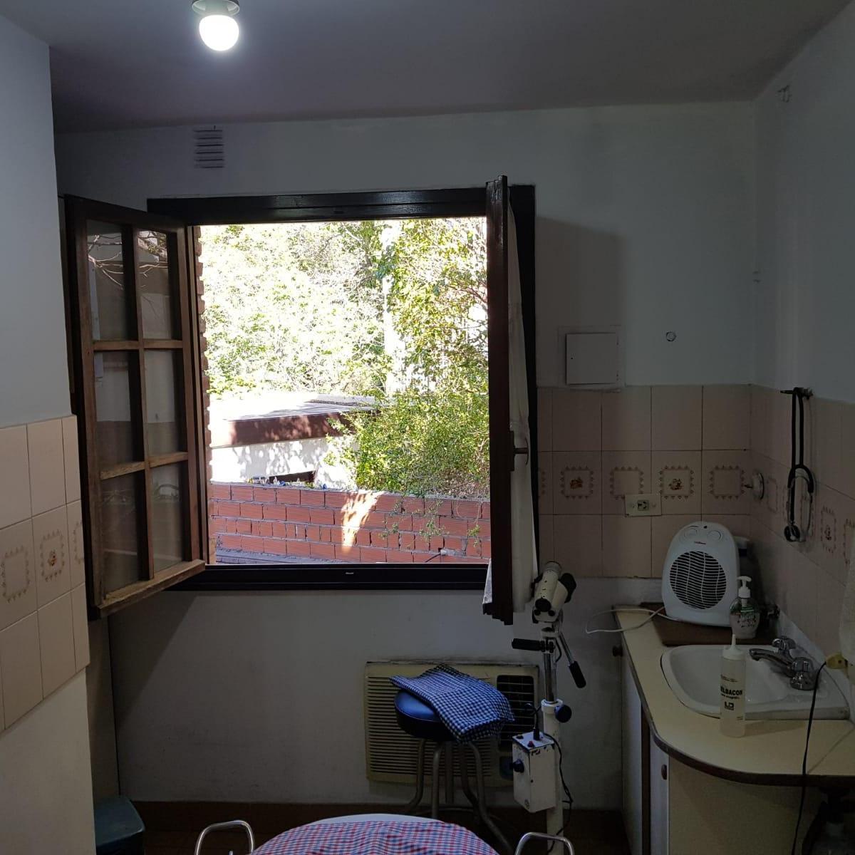 Foto de Consultorio - Oficina - Depto - En venta centro de Adrogue, imagen 5