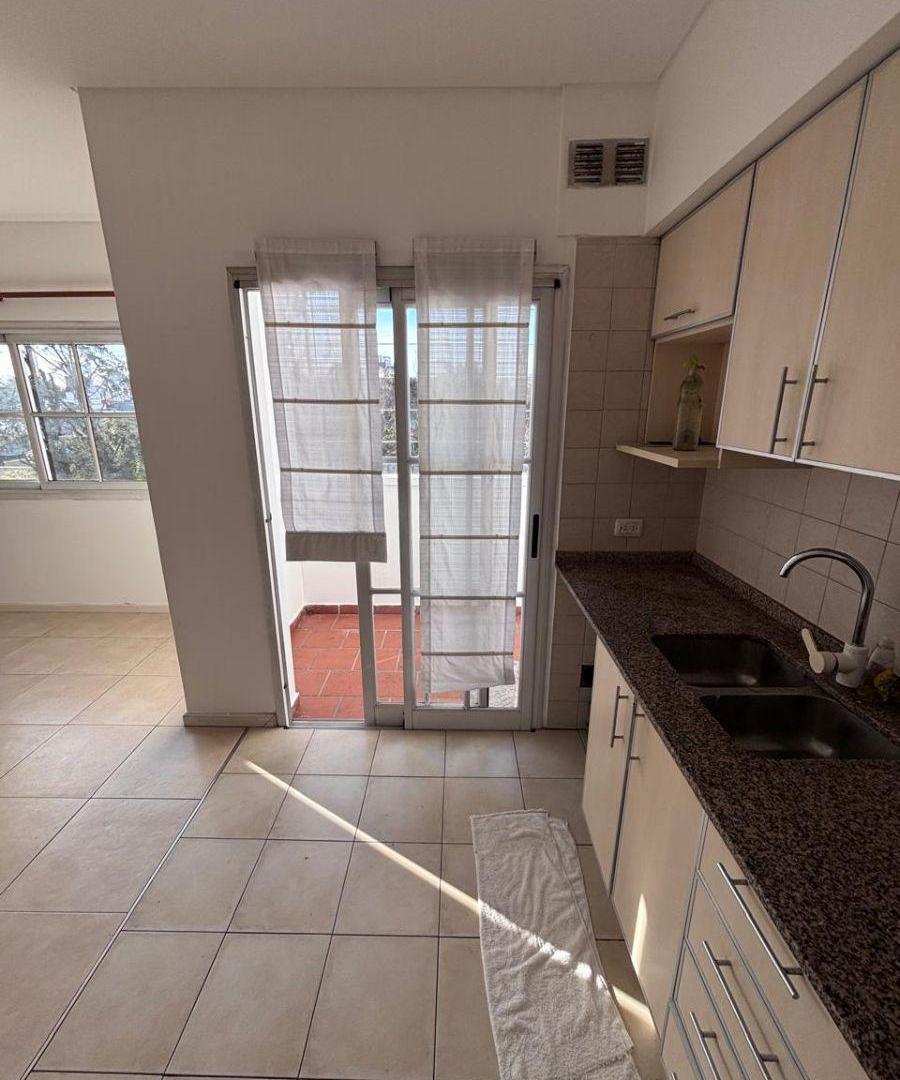 Foto de Departamento de 30 m² - alquiler en Adrogué, imagen 3