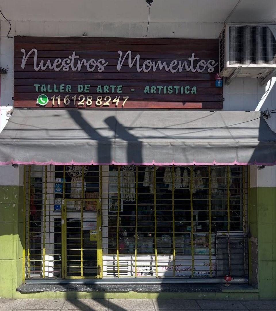 VENTA CASA 6 AMB + 3 LOCALES