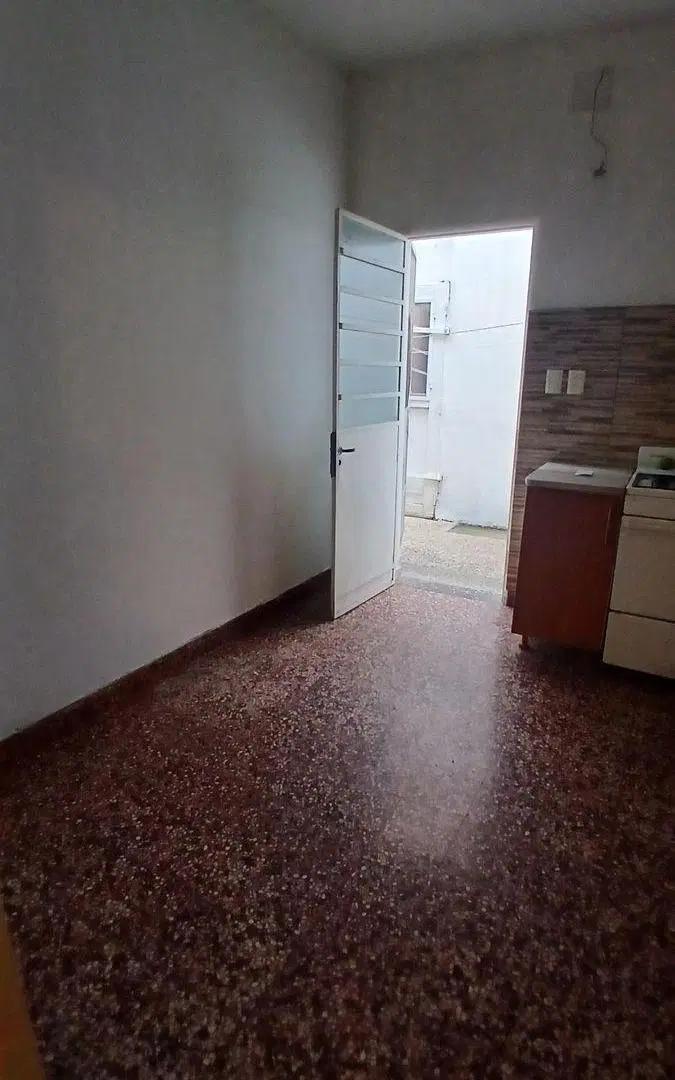 ALQUILER VIVIENDA TIPO PH AL FRENTE 3