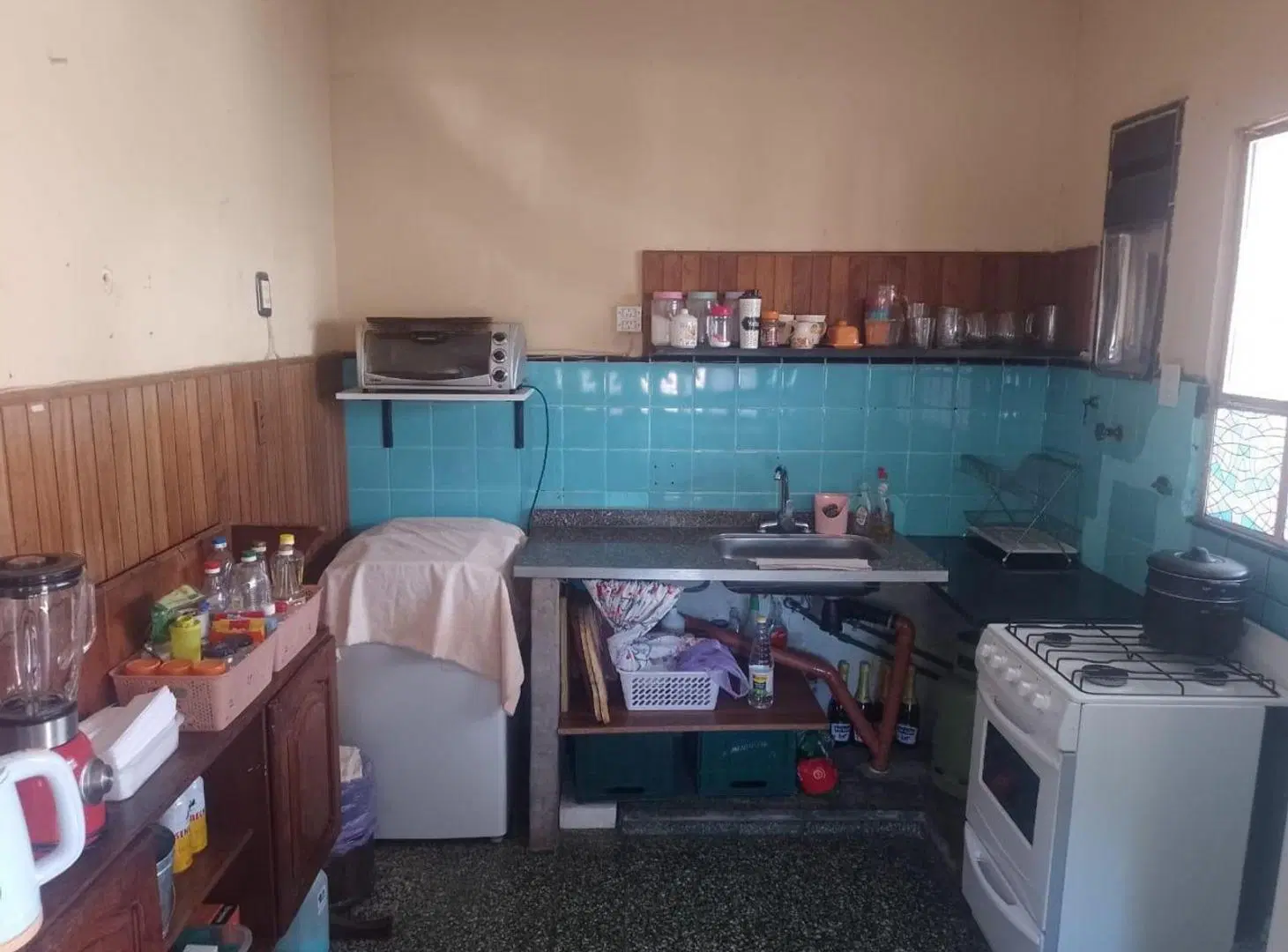 VENTA CASA 3 AMB. EN ESQUINA 4