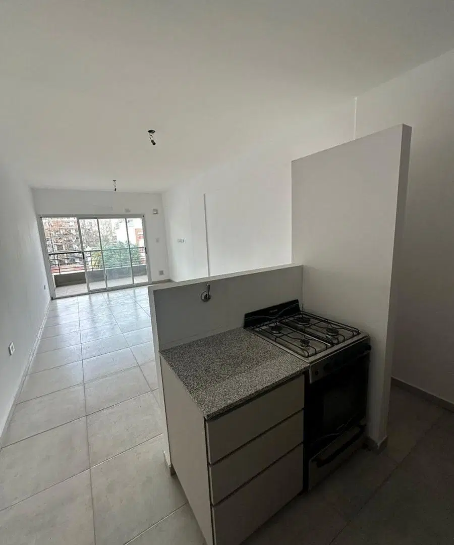 ALQUILER MONOAMBIENTE EN 5TO PISO 3