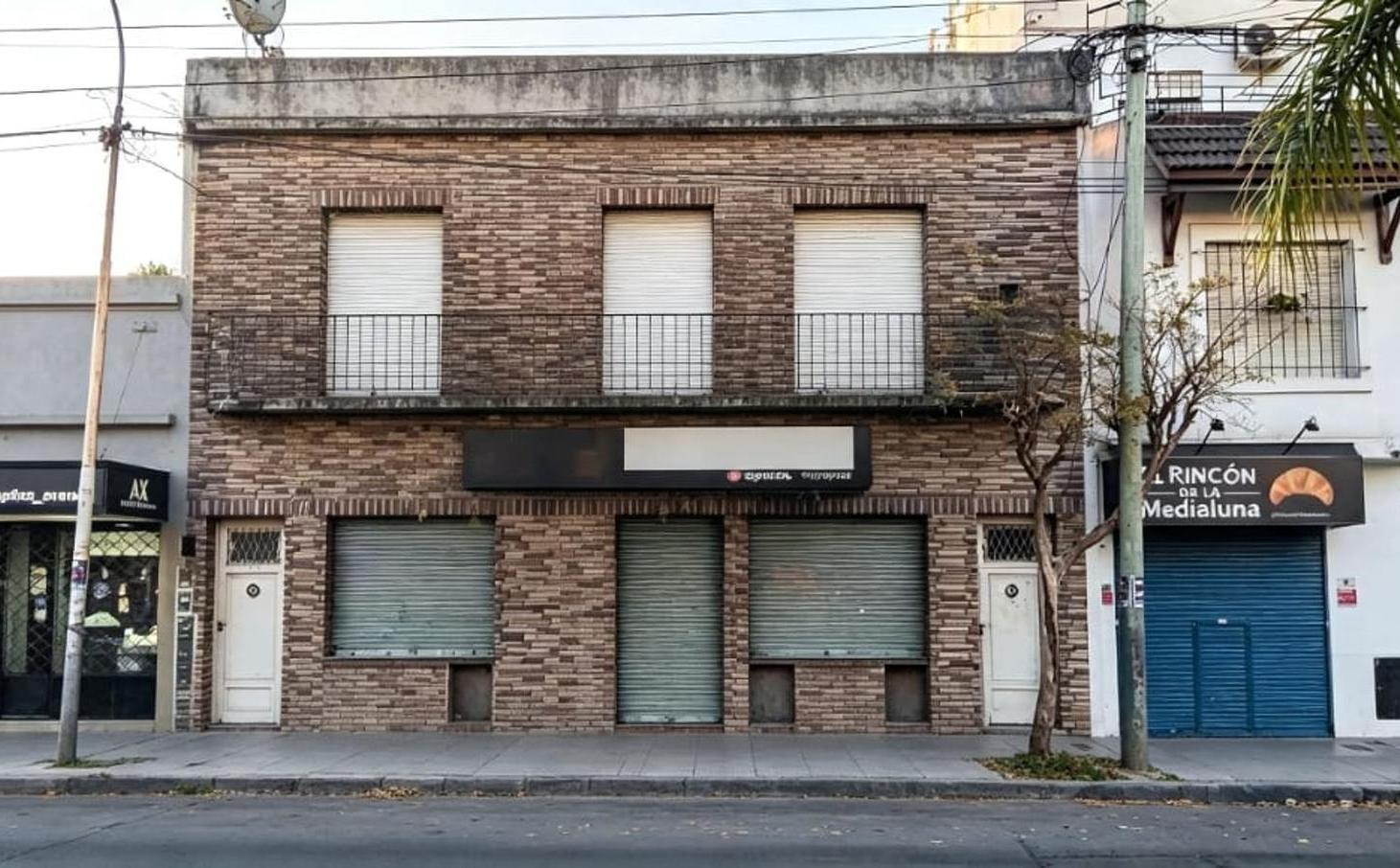 Foto de VIVIENDA MULTIFAMILIAR A RECICLAR PROPIEDAD DE RENTADE 677 m2 CON 2, imagen 1