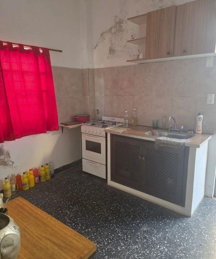 Foto de VENTA Casa de 3 ambientes al frente con vivienda de 3 ambientes al fondo, imagen 2