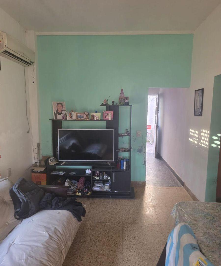Foto de VENTA Casa de 3 ambientes al frente con vivienda de 3 ambientes al fondo, imagen 3