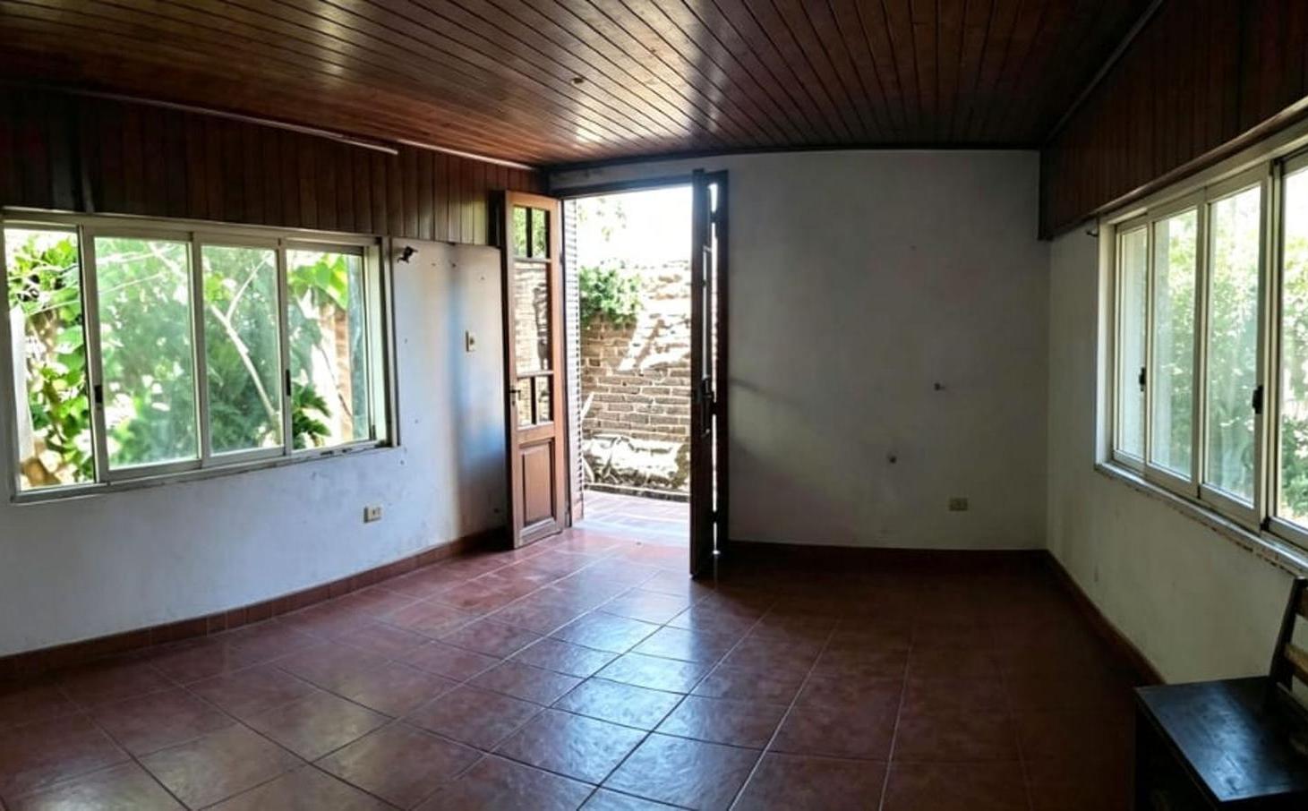 Foto de PH DE 4 AMBIENTES EN TAPIALES A REFACCIONAR, imagen 2