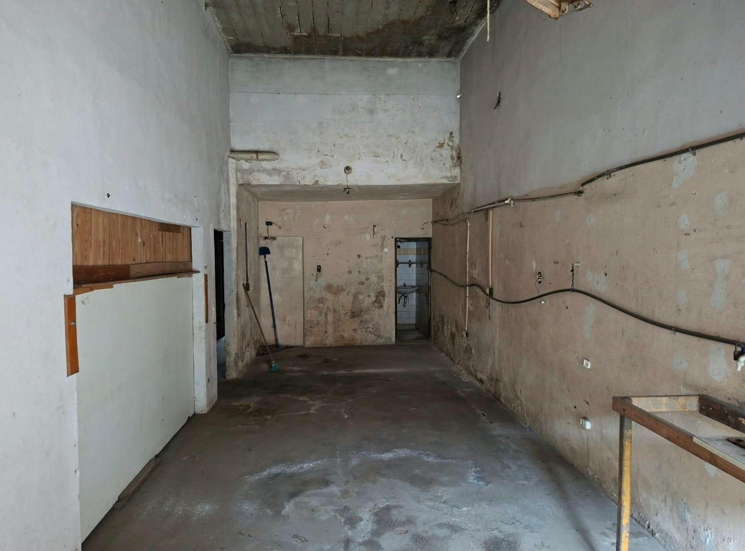 Foto de VENTA Local comercial al frente + Galpón al fondo, imagen 1