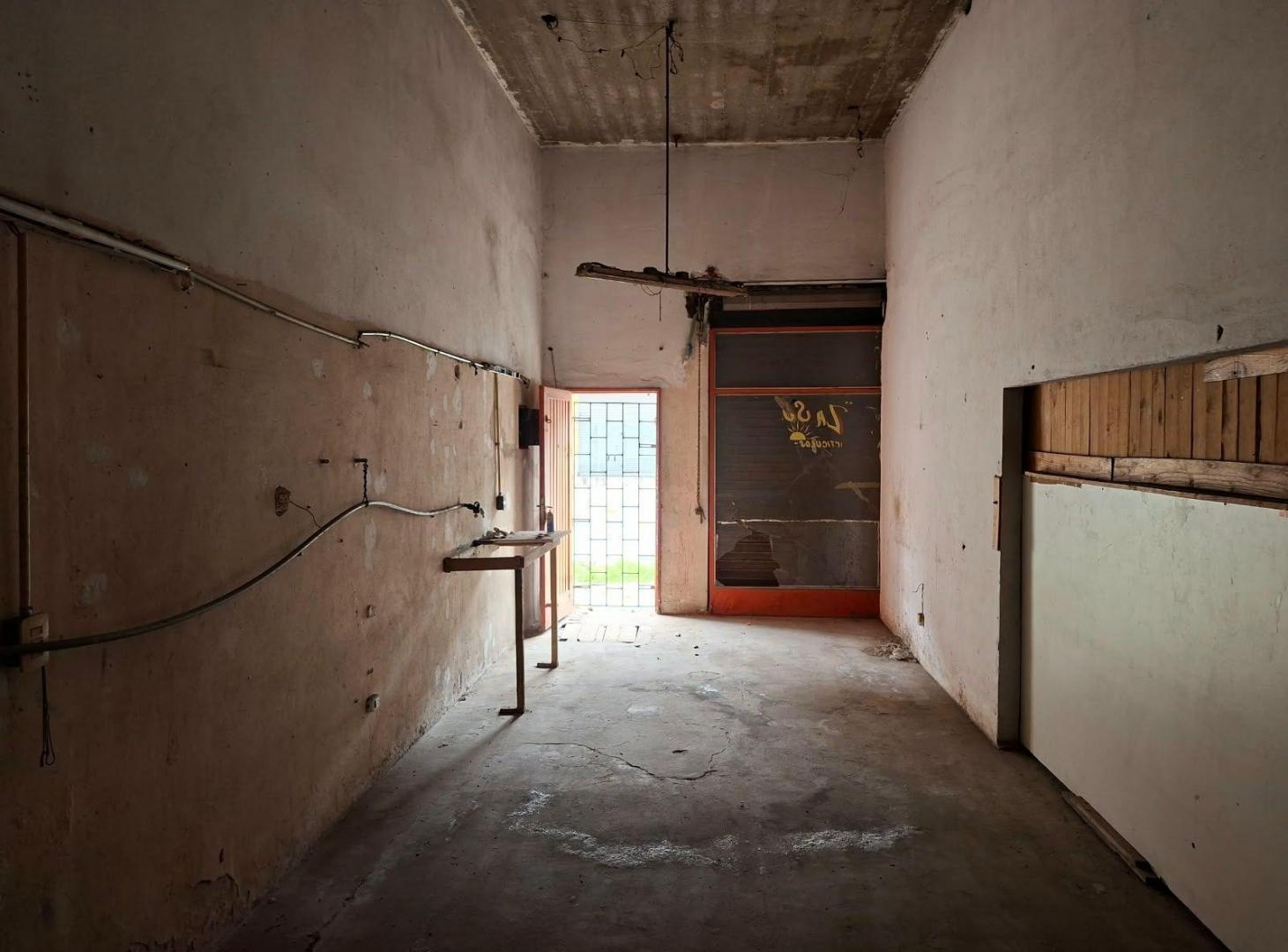 Foto de VENTA Local comercial al frente + Galpón al fondo, imagen 3