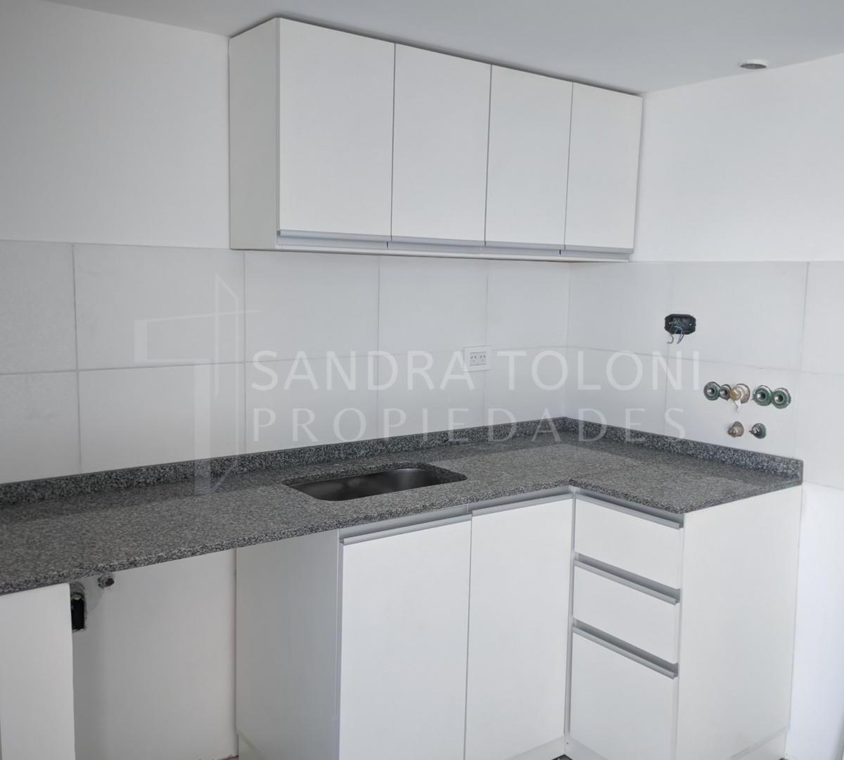 Foto de VENTA DEPARTAMENTO 2 AMB LOMAS DE ZAMORA COCHERA PERMUTA, imagen 3