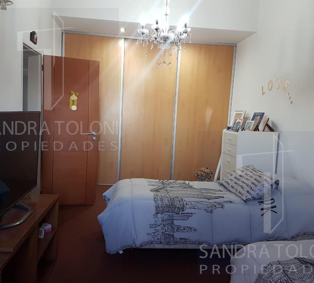 Venta Departamento Lanus Penthouse 4 Amb Cocheras Permuta 2