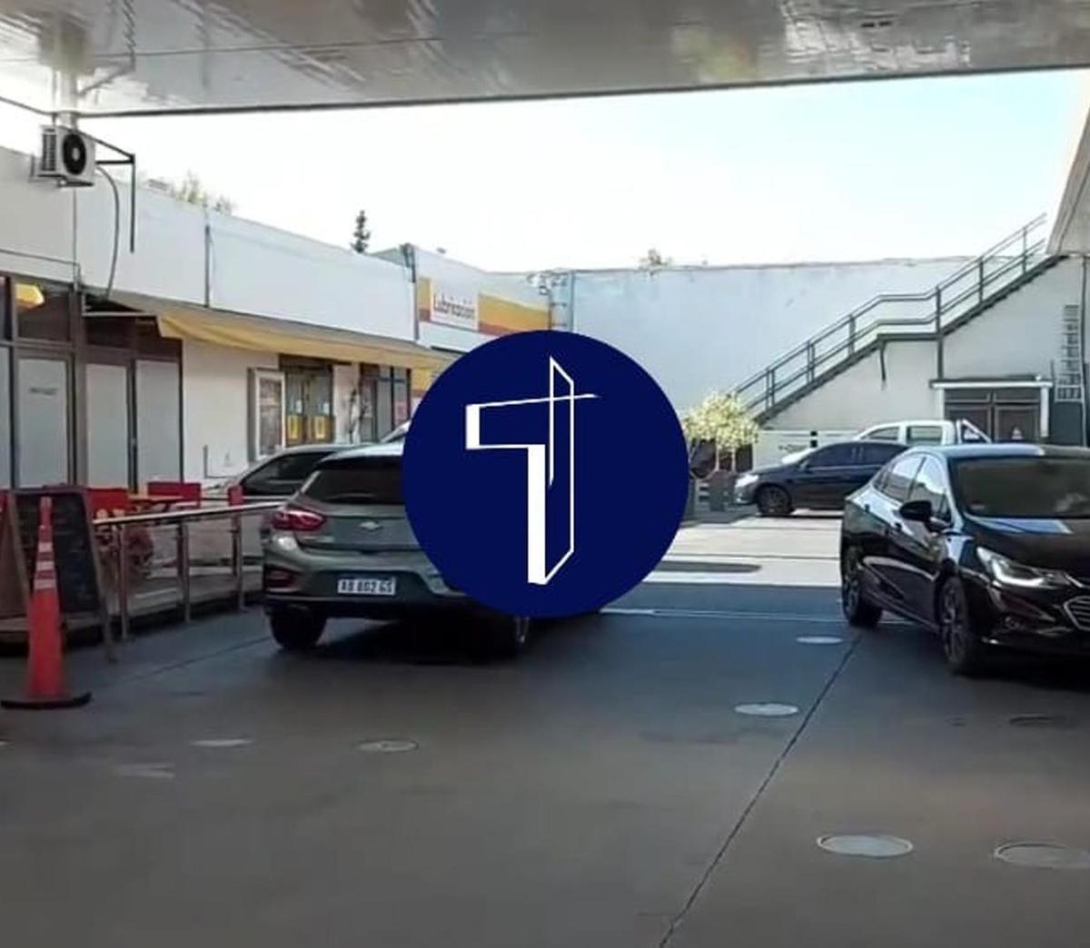 Foto de VENTA DE ESTACIÓN DE SERVICIO DUAL EN LOMAS DE ZAMORA, imagen 2