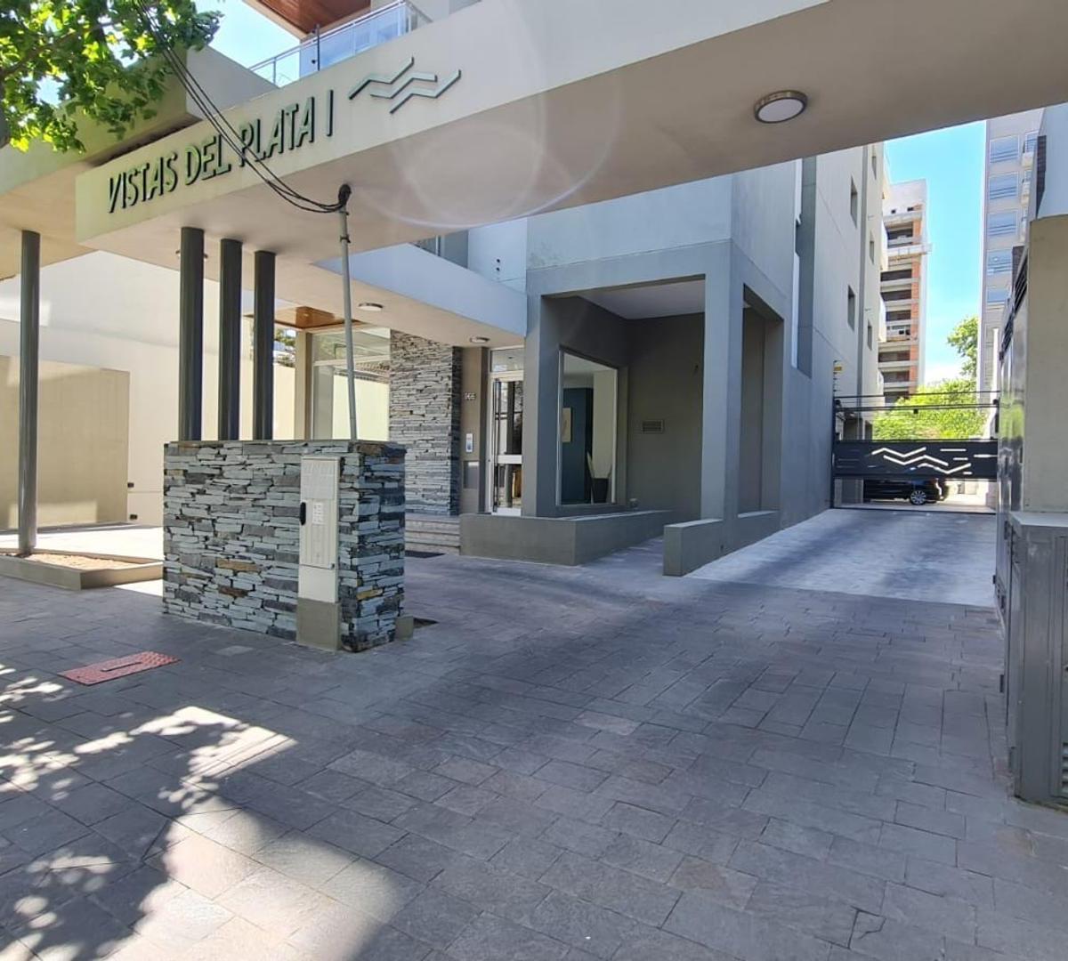 Venta Departamento 2 Amb. con Balcón y Parrilla en Quilmes 3