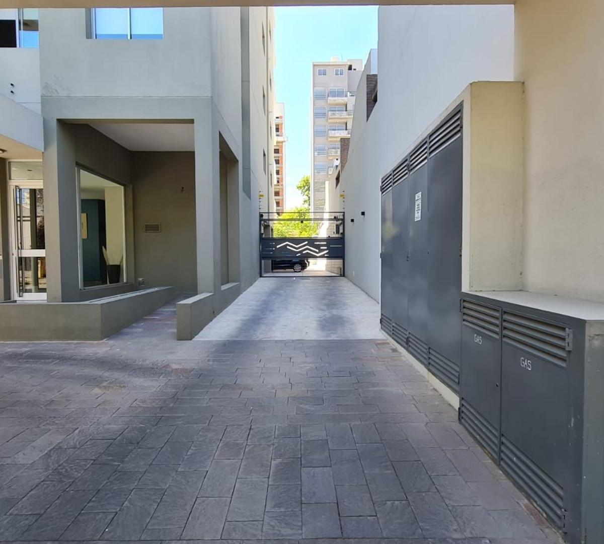 Venta Departamento 2 Amb. con Balcón y Parrilla en Quilmes 2