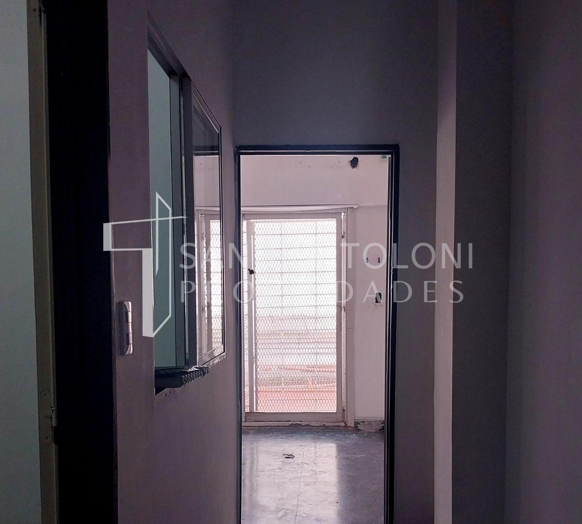 Oficina / Consultorio Profesional con Patio 1
