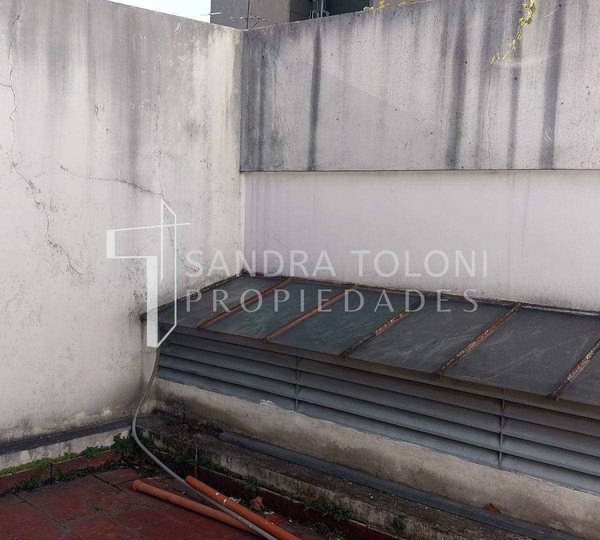 Oficina / Consultorio Profesional con Patio 5