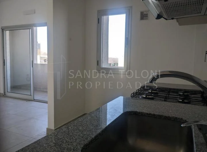ALQUILER DEPARTAMENTO BANFIELD DOS AMBIENTES BALCON FRENTE 5