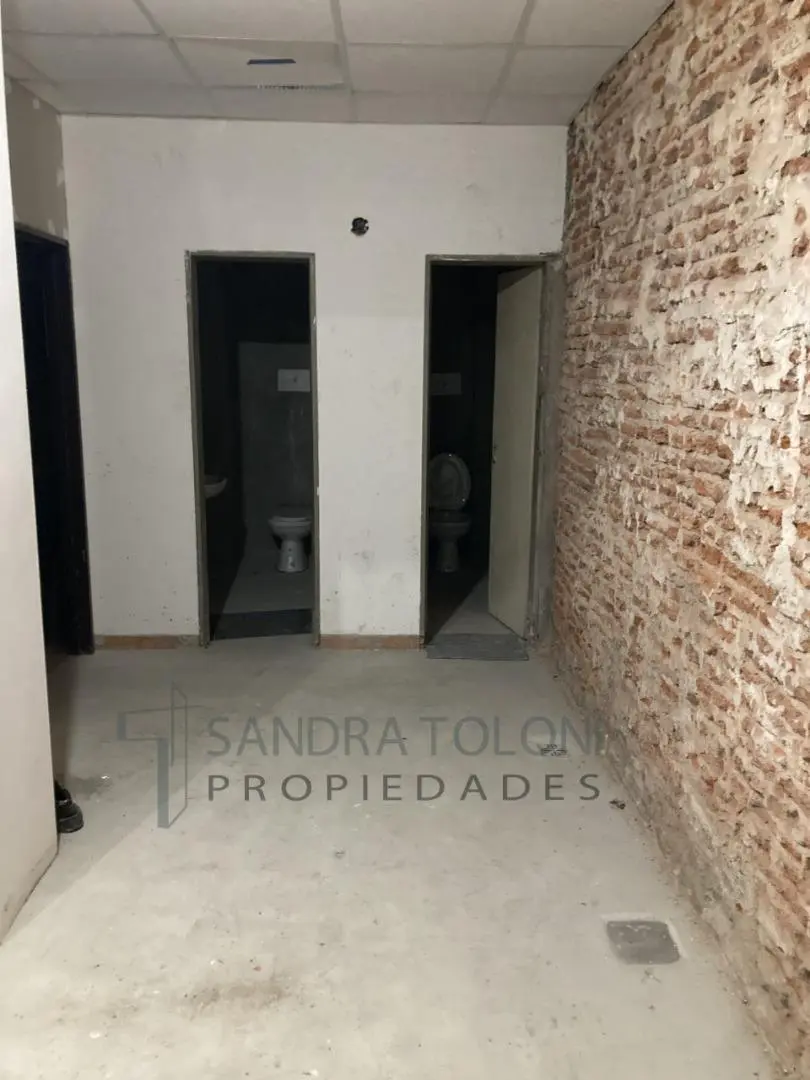 VENTA DE EDIFICIO LOCAL + HOSTEL  A RECICLAR MICROCENTRO 5