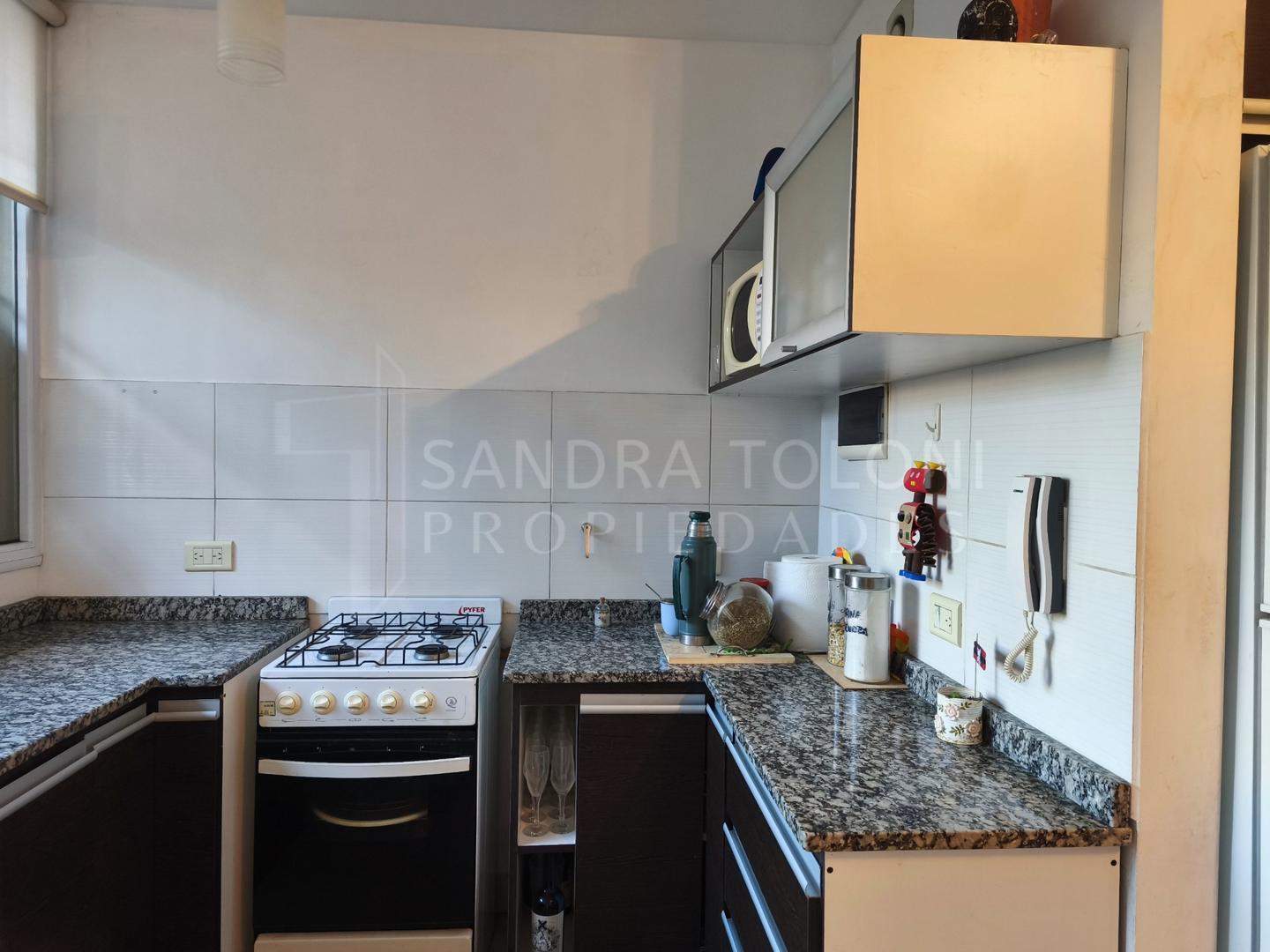 Foto de VENTA DEPARTAMENTO TEMPERLEY DOS AMBIENTES CON BALCON, imagen 2