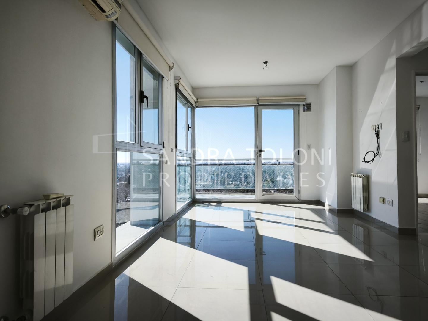 Foto de VENTA DEPARTAMENTO TEMPERLEY CON BALCON AL FRENTE Y PISCINA, imagen 3