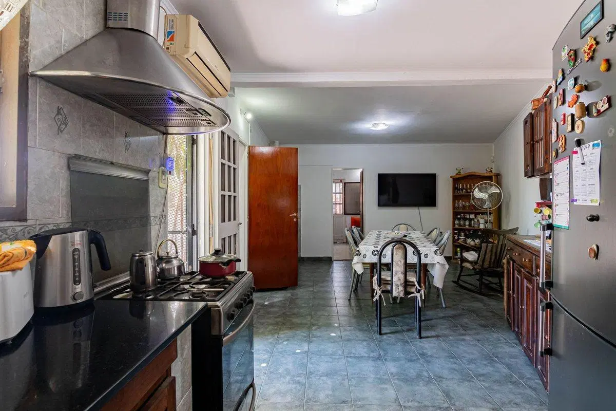 CASA EN VENTA 3 DORMITORIOS OLMOS 4