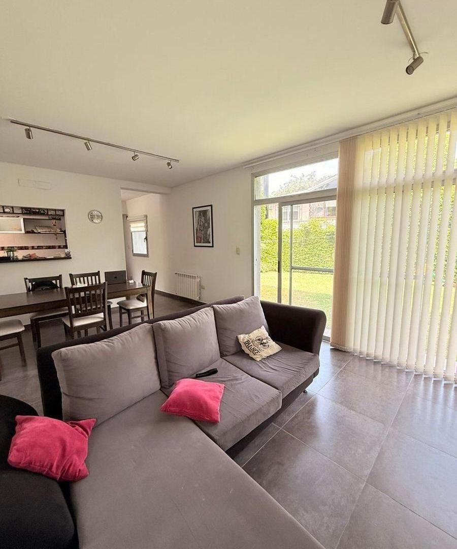 CASA EN VENTA VILLA DEL PLATA 4 DORMITORIOS