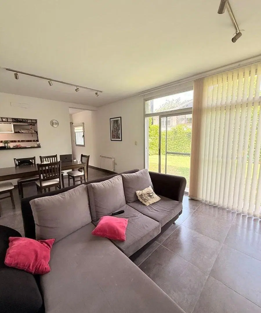 CASA EN VENTA VILLA DEL PLATA 4 DORMITORIOS 2