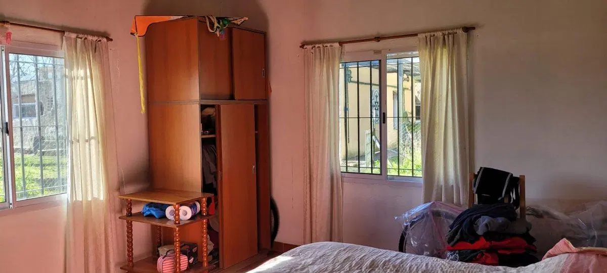 CASA EN VENTA BRANDSEN 2 AMBIENTES 4