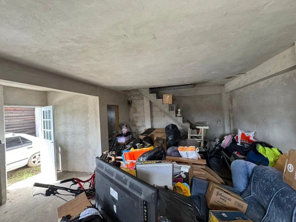 CASA EN VENTA EN BARRIO AEROPUERTO LA PLATA 4