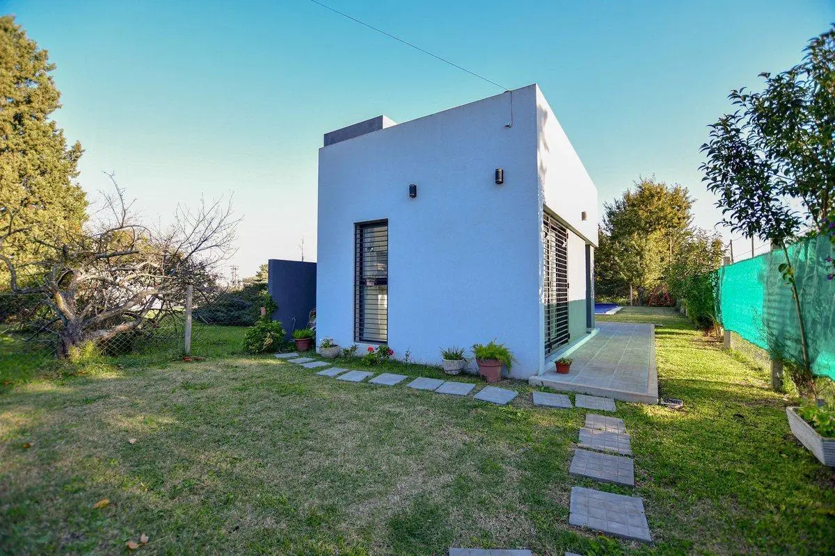 CASA EN VENTA SICARDI CON PILETA 4