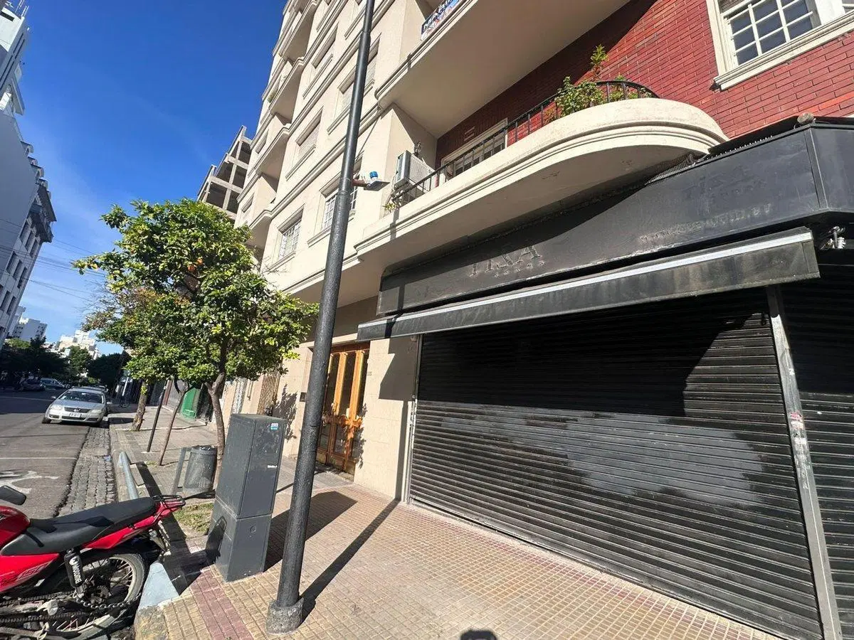 ALQUILO LOCAL COMERCIAL EN LA PLATA CENTRO 5