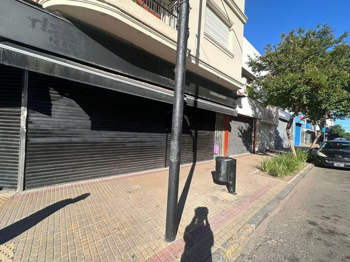ALQUILO LOCAL COMERCIAL EN LA PLATA CENTRO 2