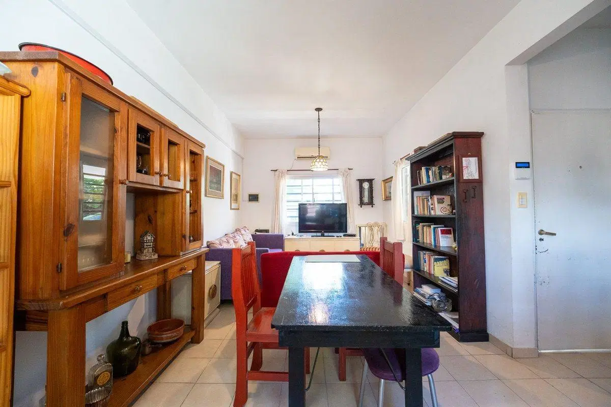 CASA DUPLEX VENTA LA PLATA 3 DORMITORIOS COCHERA 5