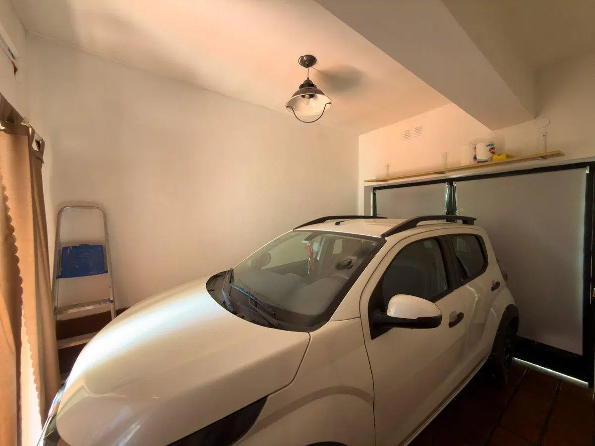 CASA EN VENTA LA PLATA 6 AMBIENTES 4