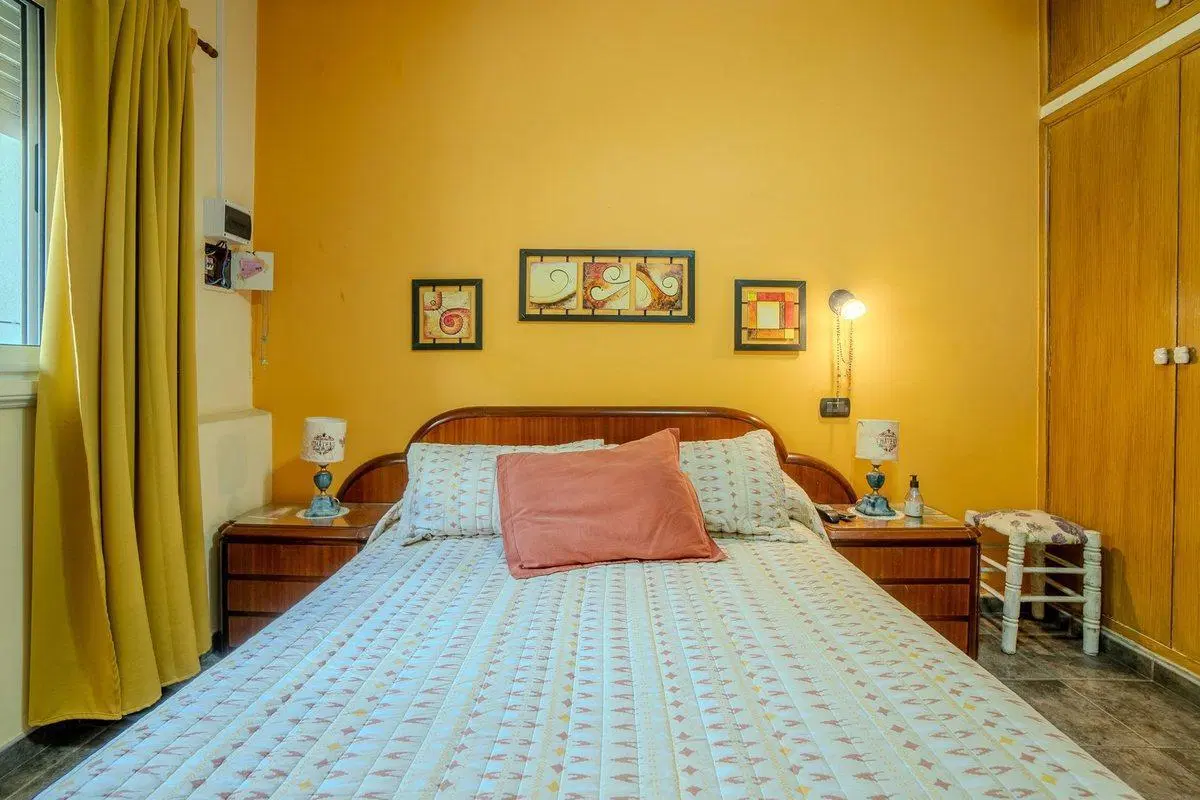 CASA EN VENTA LA PLATA 6 AMBIENTES 3