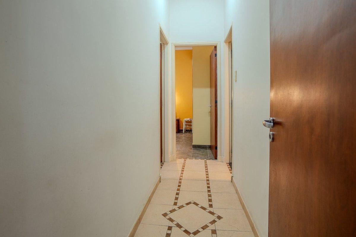 CASA EN VENTA LA PLATA 6 AMBIENTES