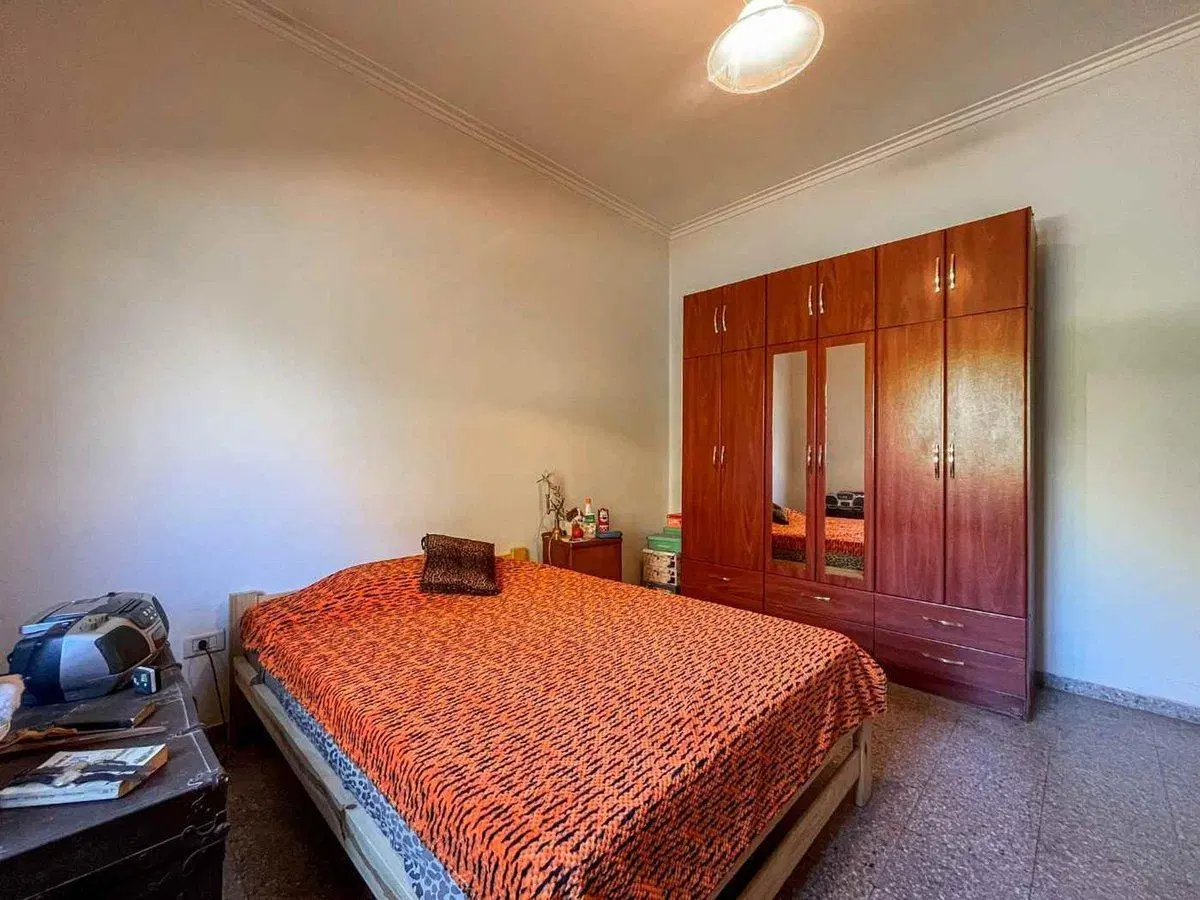 CASA EN VENTA ARANA LA PLATA 4 DORMITORIOS 4